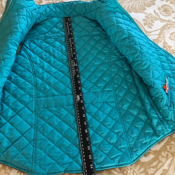 Tracy Negoshian Reversible Vest - Picture 5 of 10